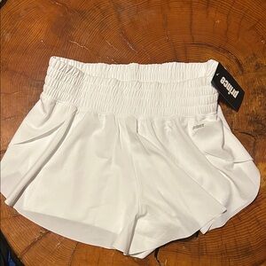 Prince Women's White Flowy No Hem Tennis Shorts UPF 50+ Wicking Large Built in